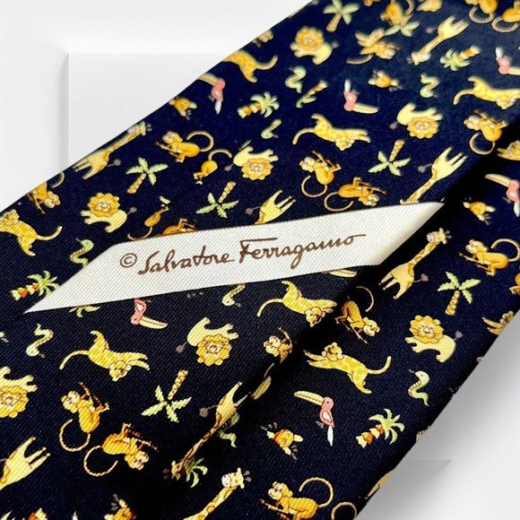 SALVATORE FERRAGAMO -EUC- Men’s Black African Animal Motif 100% Silk Novelty Tie - Picture 9 of 9